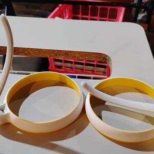 Yellow and White Egg Ring Set